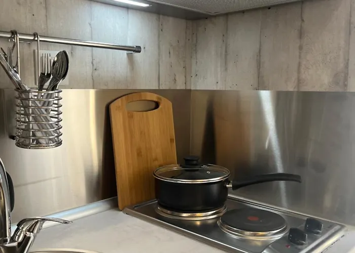 Digital Nomads Heaven With Fast Wi-fi & Workspace *